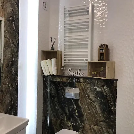 Lacra Chelgeali Appartamento Năvodari